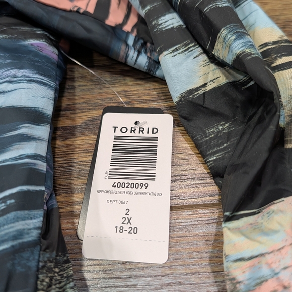 NWT Torrid Happy Camper Polyester Woven Lightweight Active Jacket 2X - Picture 2 of 7